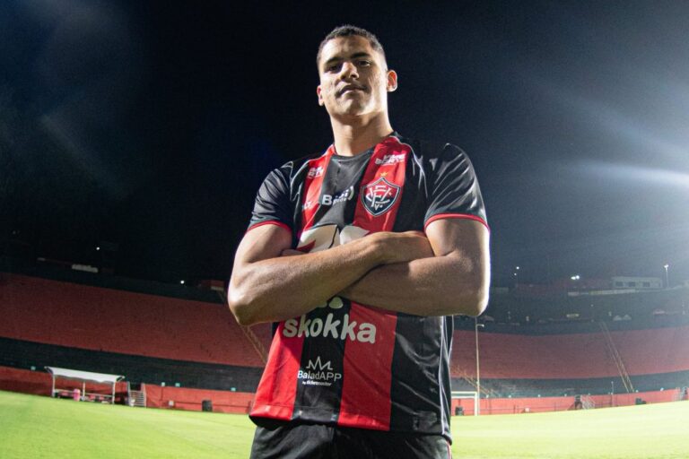 No BID! Alex Bruno é registrado como jogador do Vitória