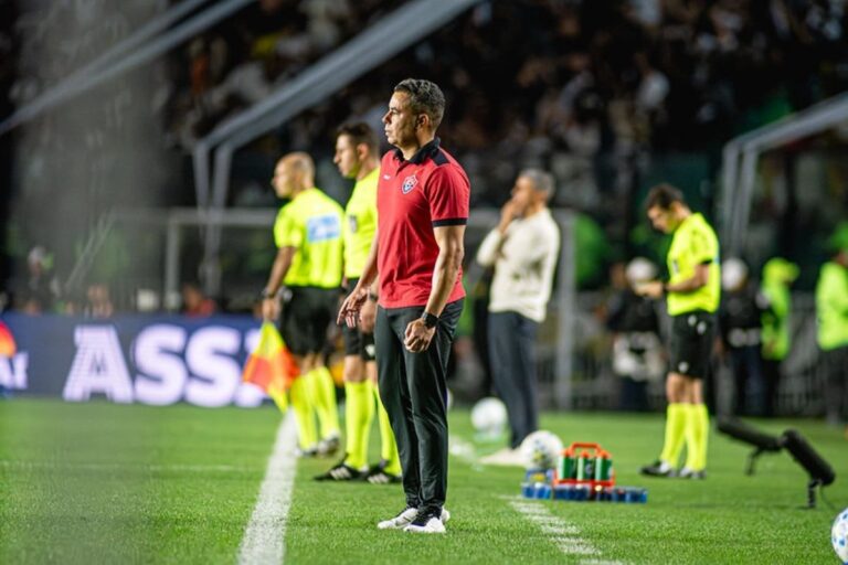 Apesar de reclamação de Jair, Vitória tem aproveitamento pior quando tem mais tempo para treinar
