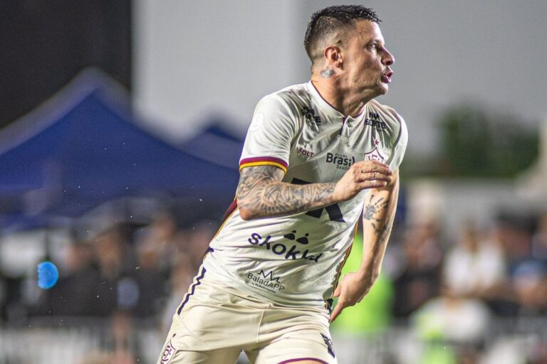 Atlético-MG x Vitória: onde assistir AO VIVO a partida da 25ª rodada do Brasileirão