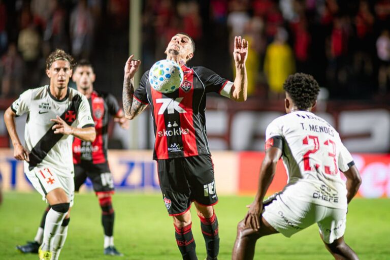 CBF define datas de Vitória x Vasco pela Copa do Brasil
