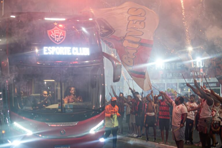 Torcida confirma Corredor Rubro-Negro no dia do clássico Ba-Vi no Barradão