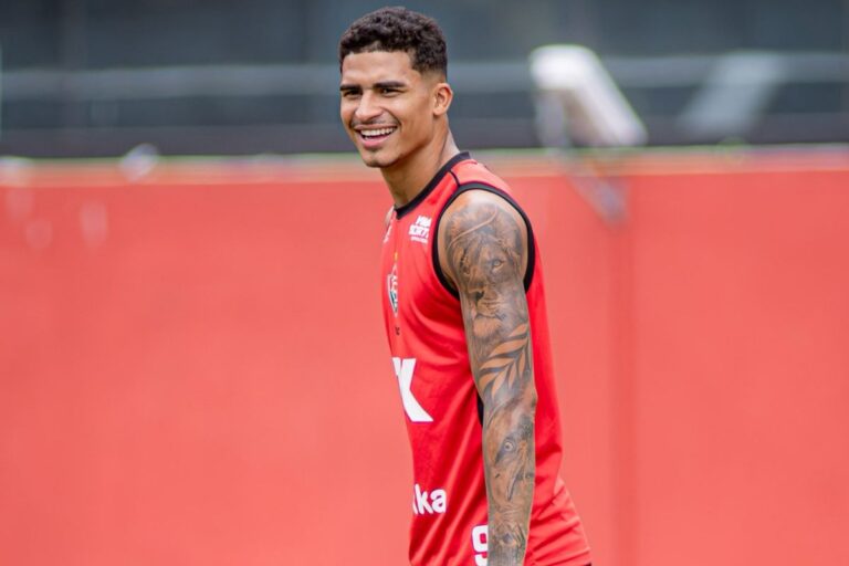 Vitória relaciona 23 jogadores para enfrentar o Mirassol no Maião