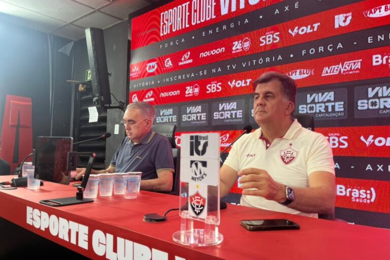 “Elenco continua prestigiado, treinador continua no cargo”, afirma Fábio Mota