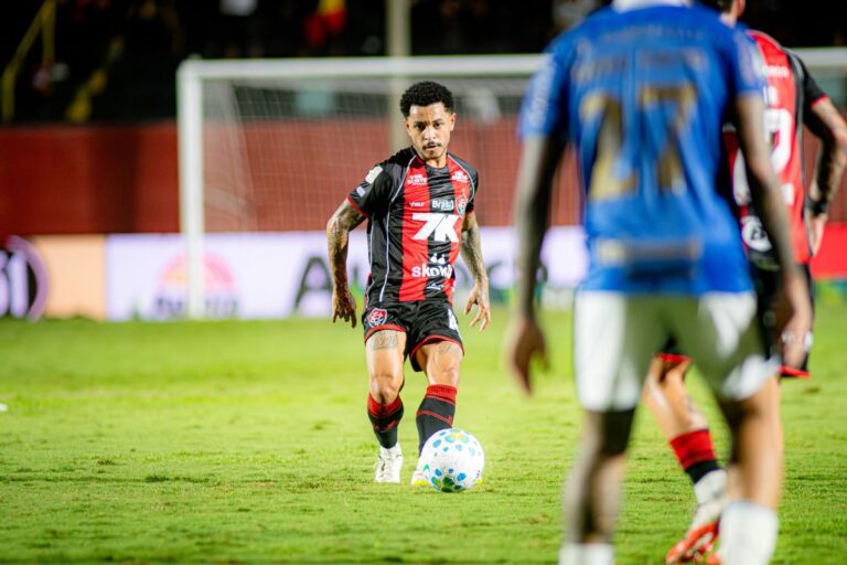 FICHA DO JOGO: Vitória 1×0 Grêmio (Brasileirão, 26ª rodada)